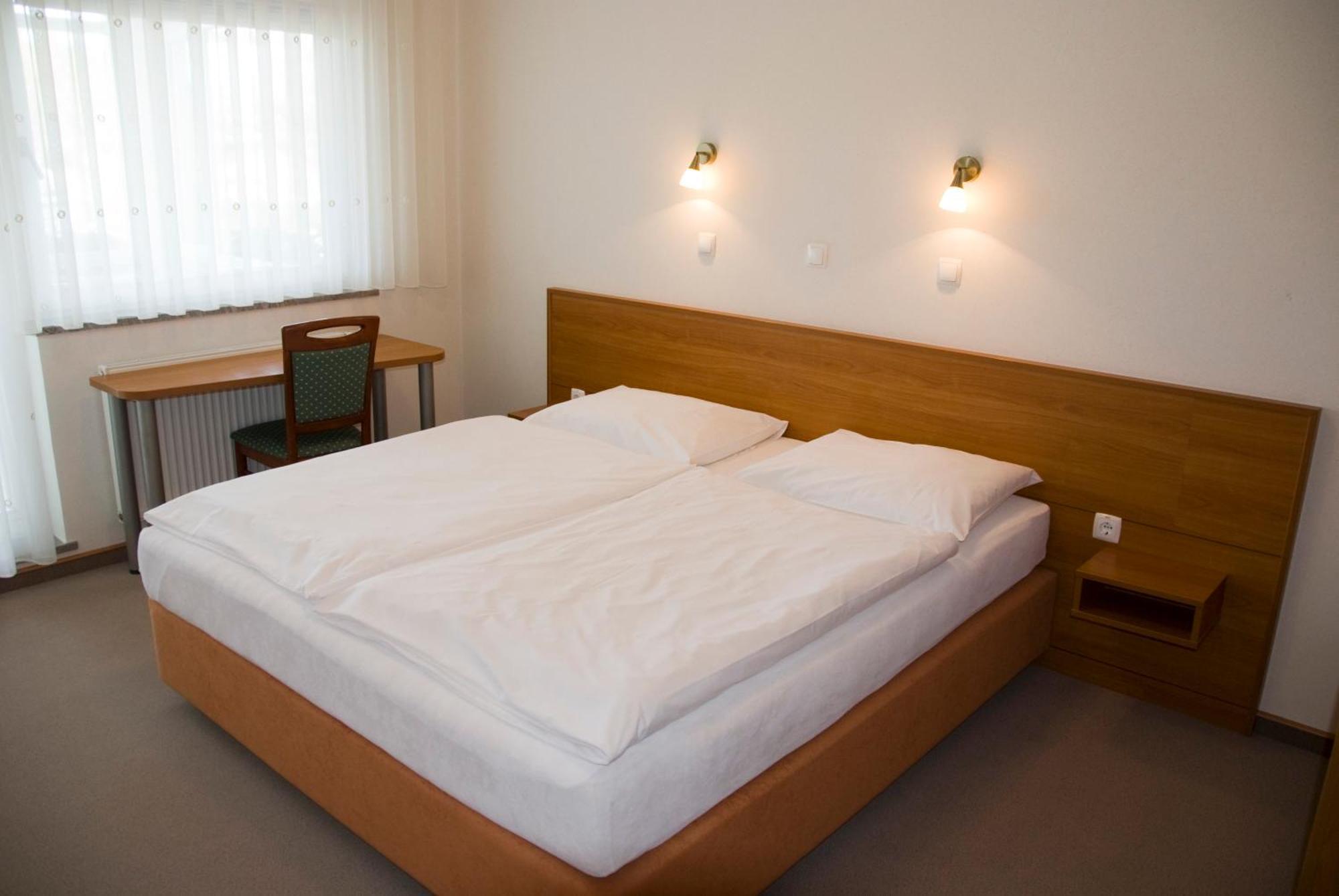 Dezman Apartments & Rooms Kranj Zewnętrze zdjęcie